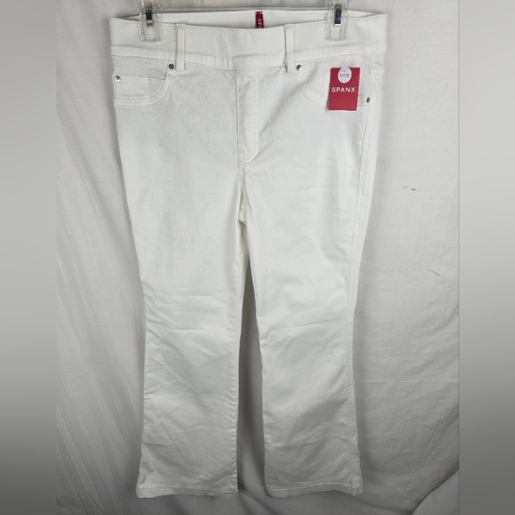 NWT Spanx Women's White Elastic Waist Flare Jeans Sz L Petite - Picture 2 of 10